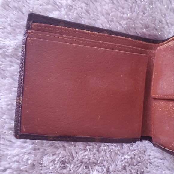 LV wallet - Picture 7 of 13